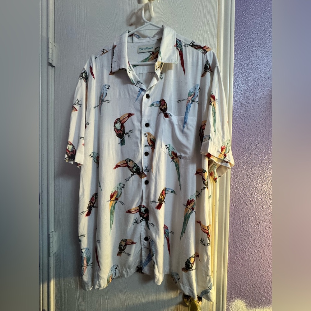 Caribbean Parrot Print Button Up Shirt XL Tropical Toucan Vacation